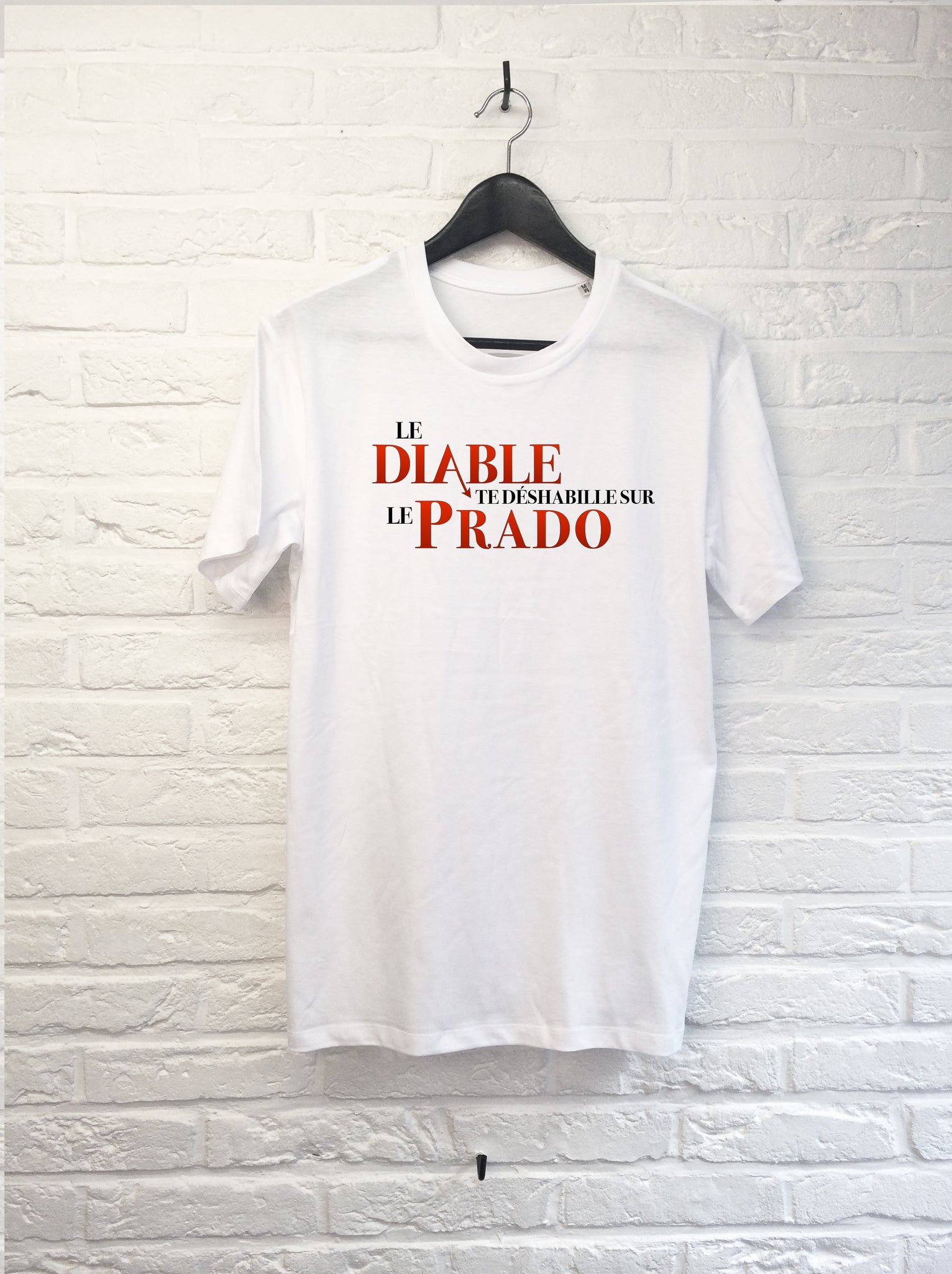 Le diable te deshabille sur le Prado-T shirt-Atelier Amelot